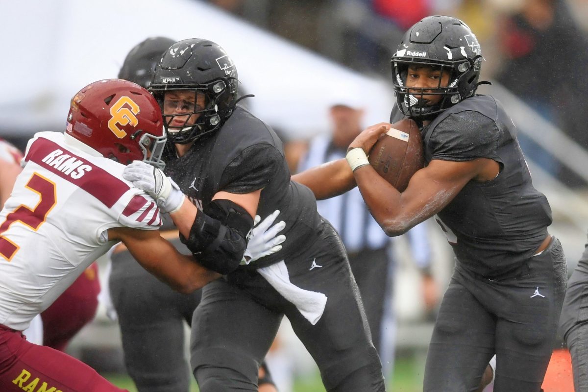 Tualatin.Central-Catholic.6A-football-final.Leon-Neuschwander.40